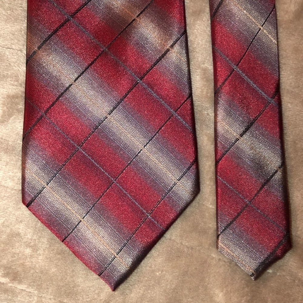 AXIST Silk Burgundy Gray Diagonal Stripe Plaid Tie